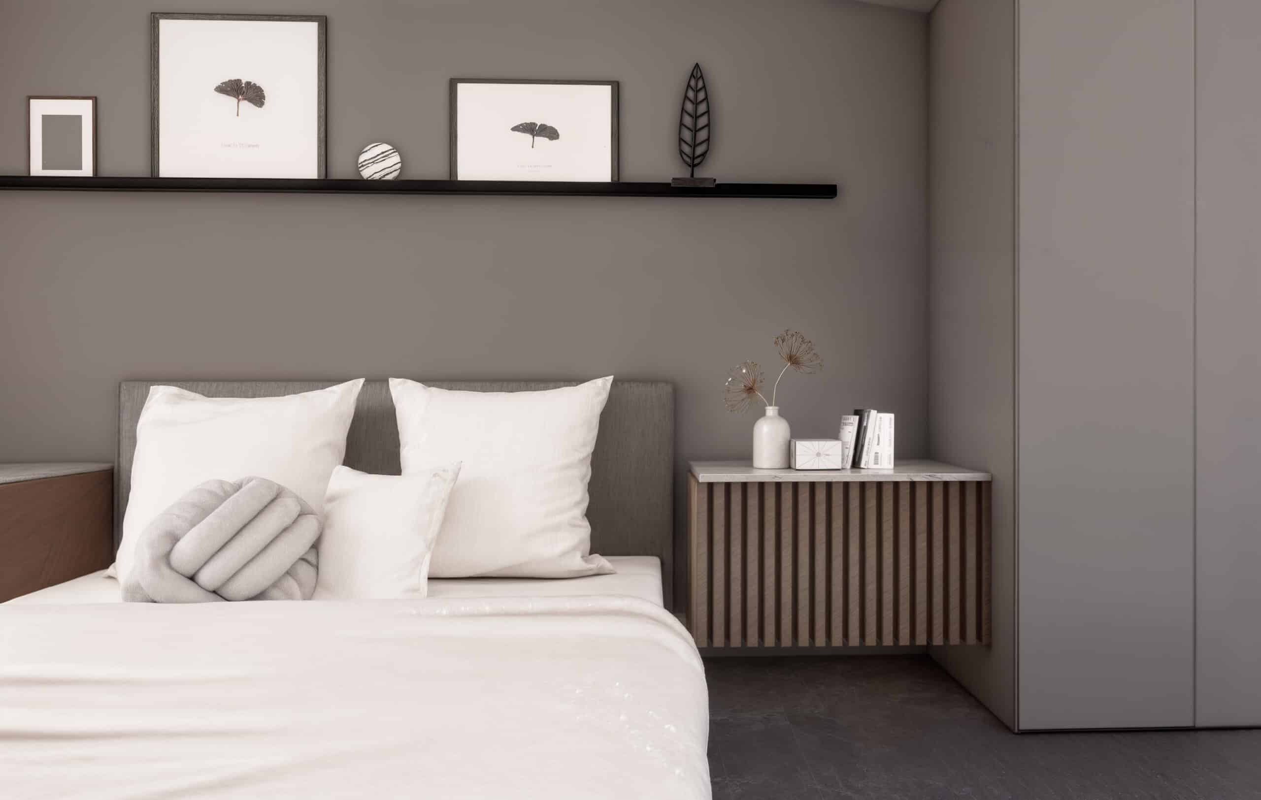 Der-Ruhepol-Elegantes-Schlafzimmer-mit-Balkon